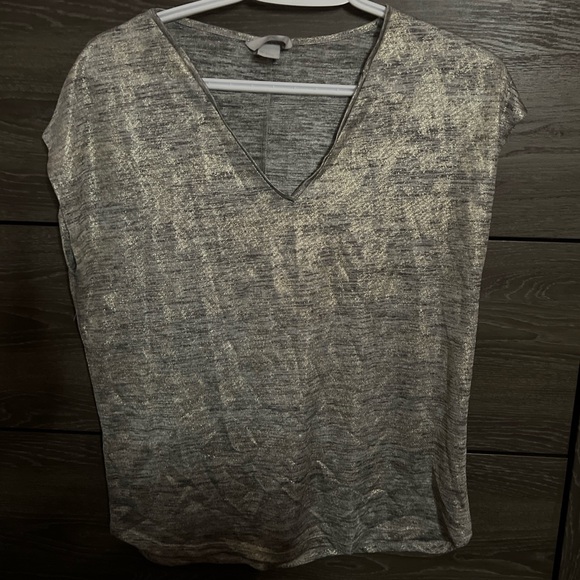 H&M| V HALS SHIRT ✨ - Picture 3 of 7